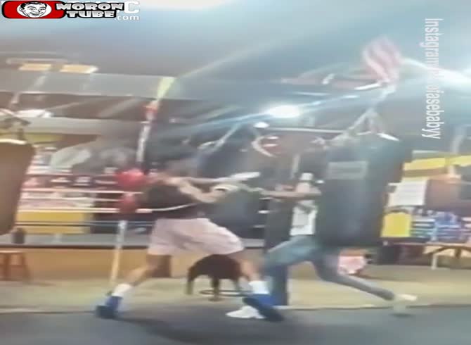 Video :After hitting another man, the Blueface rapper was stabbed at the gym